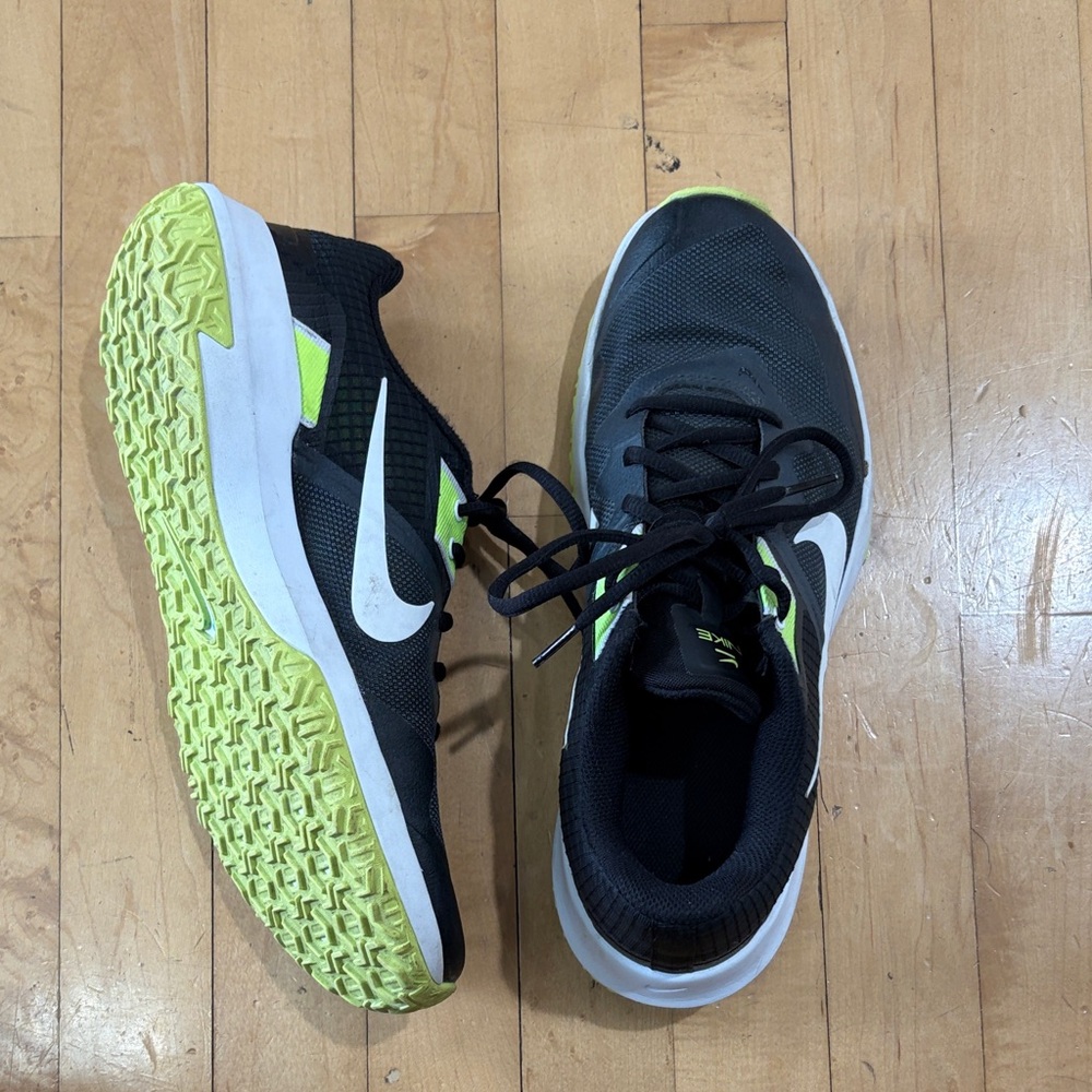 Nike Men’s Black & Lime Training Shoes